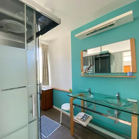 Apartmán 20 M From The Beach,