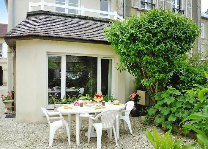 20 M From The Beach, *