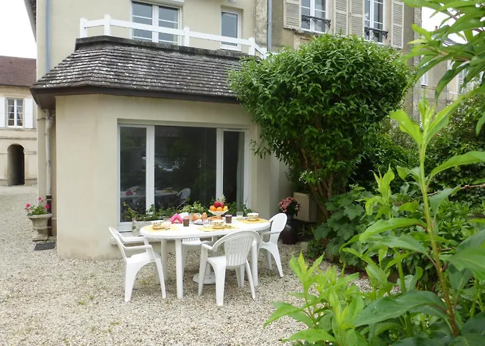 20 M From The Beach, *