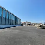20 M From The Beach, Apartment