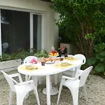 Apartment 20 M From The Beach,