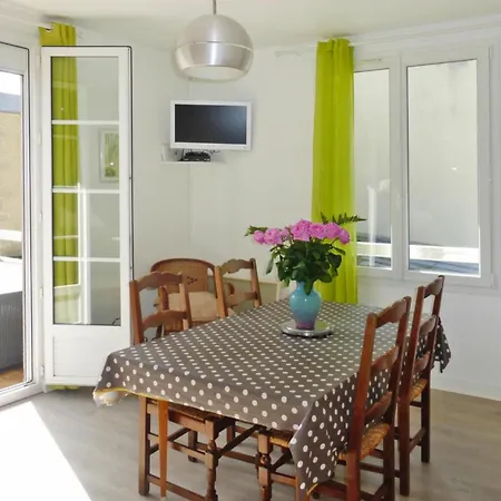 20 M From The Beach, דירה *