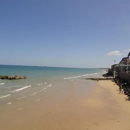 20 M From The Beach, *