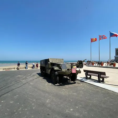 20 M From The Beach, ارومانش لي بان