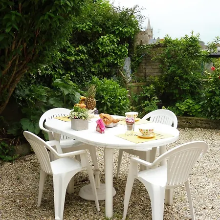 20 M From The Beach, דירה