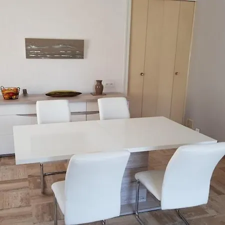 Appartement 20 M From The Beach,