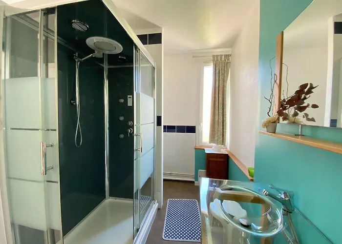 20 M From The Beach, *