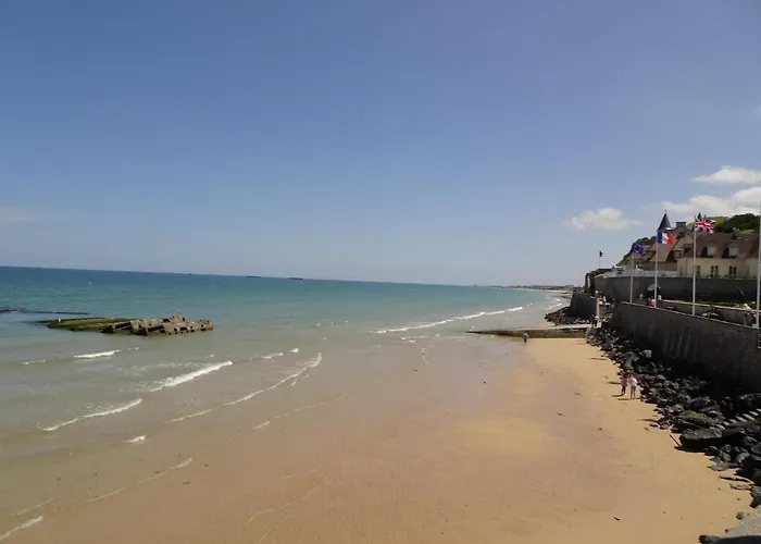 20 M From The Beach, *