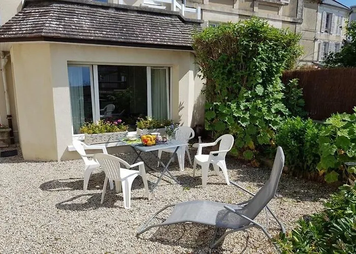 Apartament 20 M From The Beach, Arromanches-les-Bains
