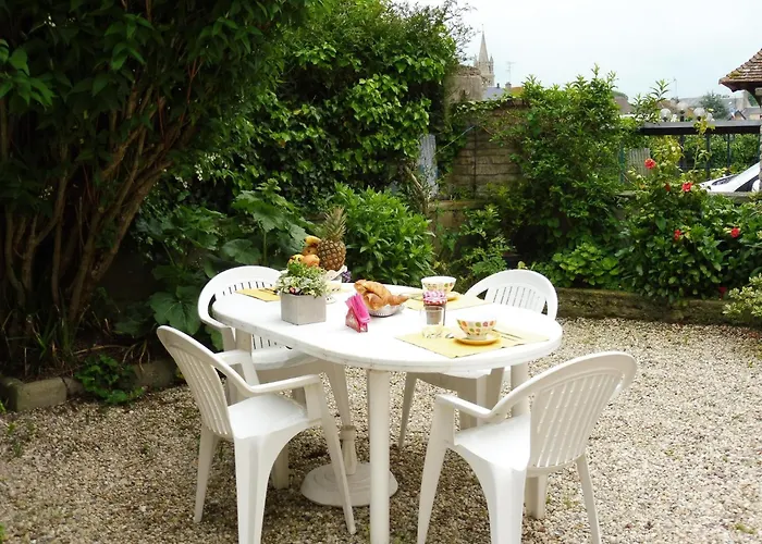 20 M From The Beach,